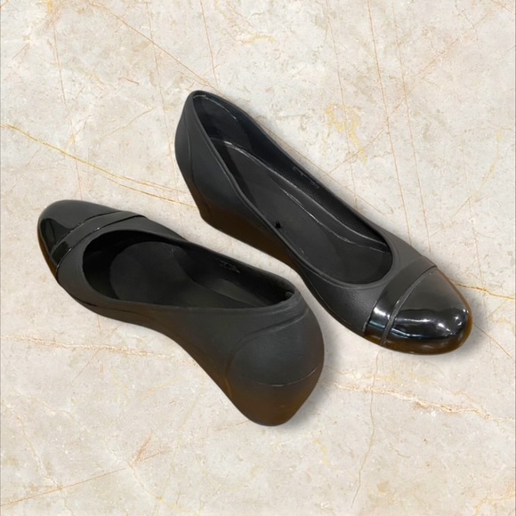 Crocs Women Wedge Cap Toe Slip-on Rubber Black Shoes Size 10W (fits like 9 1/2) - Picture 4 of 7